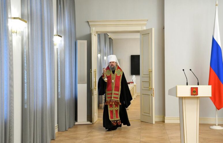 Митрополит Тверской и Кашинский Амвросий освятил отремонтированное здание регионального правительства
