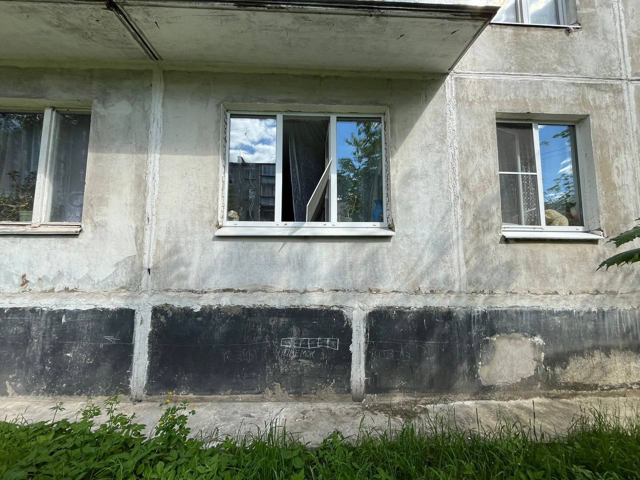В Тверской области 2-летний мальчик выпал из окна В Тверской области 2-летний мальчик выпал из окна