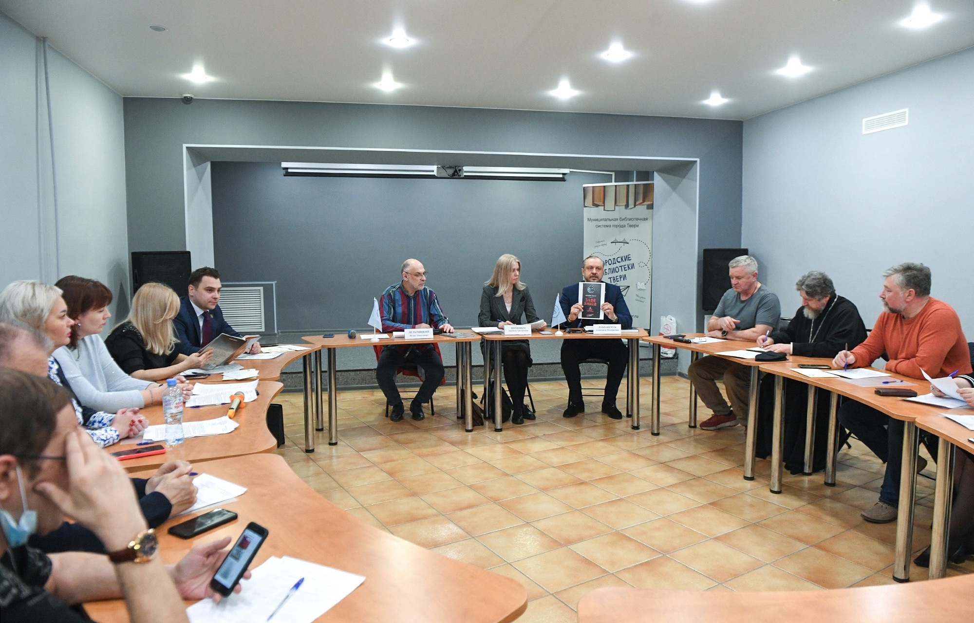 Общественная палата Тверской области проводит кампанию «Что читают наши дети?», посвященную воспитанию подрастающего поколения через литературу Общественная палата Тверской области проводит кампанию «Что читают наши дети?», посвященную воспитанию подрастающего поколения через литературу