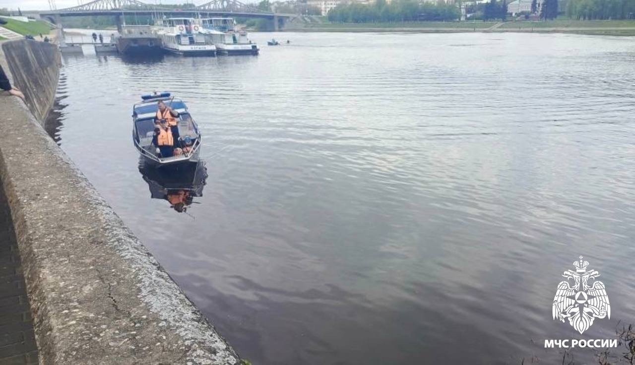 В центре Твери в реке нашли тело мужчины В центре Твери в реке нашли тело мужчины