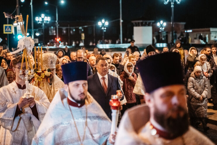 В Спасо-Преображенском кафедральном соборе Твери прошло первое за 101 год Пасхальное богослужение В Спасо-Преображенском кафедральном соборе Твери прошло первое за 101 год Пасхальное богослужение