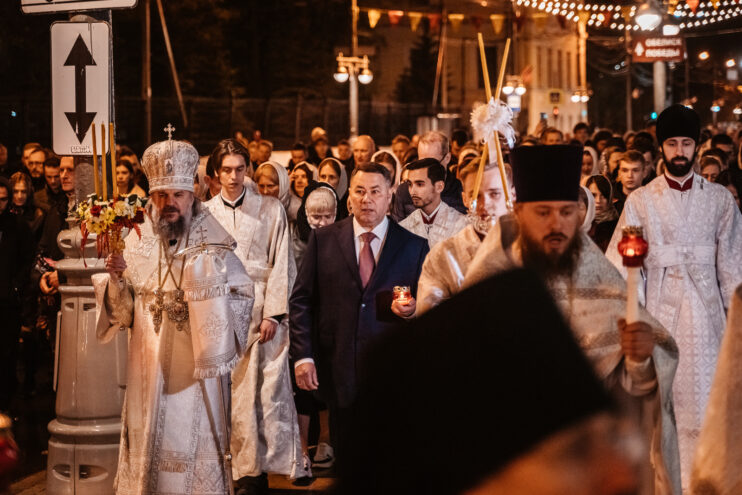 В Спасо-Преображенском кафедральном соборе Твери прошло первое за 101 год Пасхальное богослужение В Спасо-Преображенском кафедральном соборе Твери прошло первое за 101 год Пасхальное богослужение