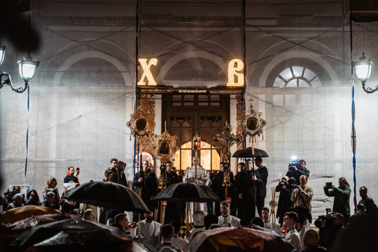 В Спасо-Преображенском кафедральном соборе Твери прошло первое за 101 год Пасхальное богослужение В Спасо-Преображенском кафедральном соборе Твери прошло первое за 101 год Пасхальное богослужение