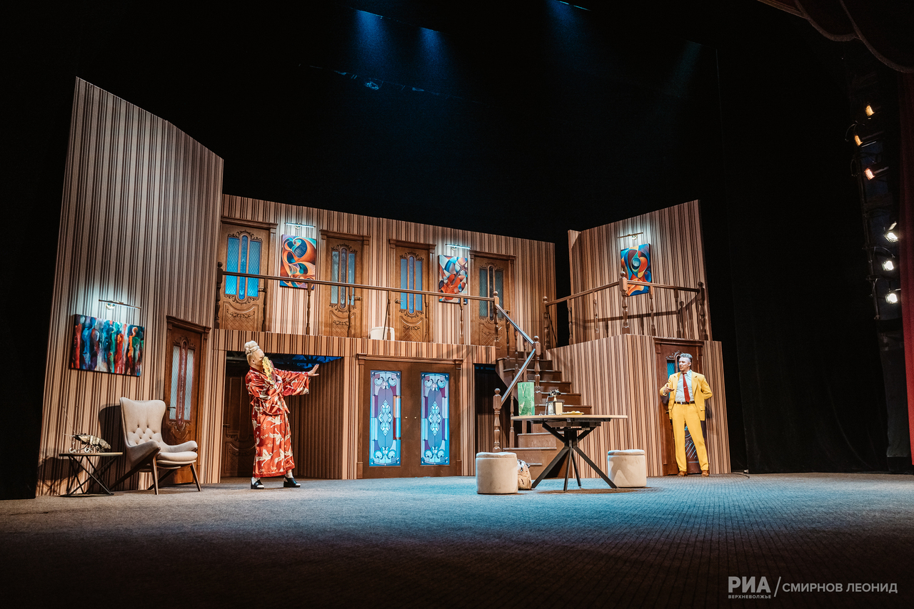 Дошумелись: В Тверском театре драмы раздели актеров для нового спектакля Дошумелись: В Тверском театре драмы раздели актеров для нового спектакля