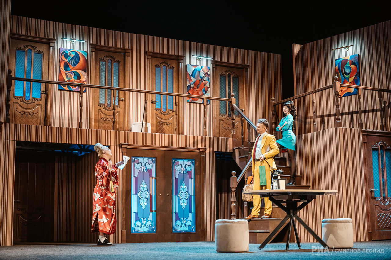 Дошумелись: В Тверском театре драмы раздели актеров для нового спектакля