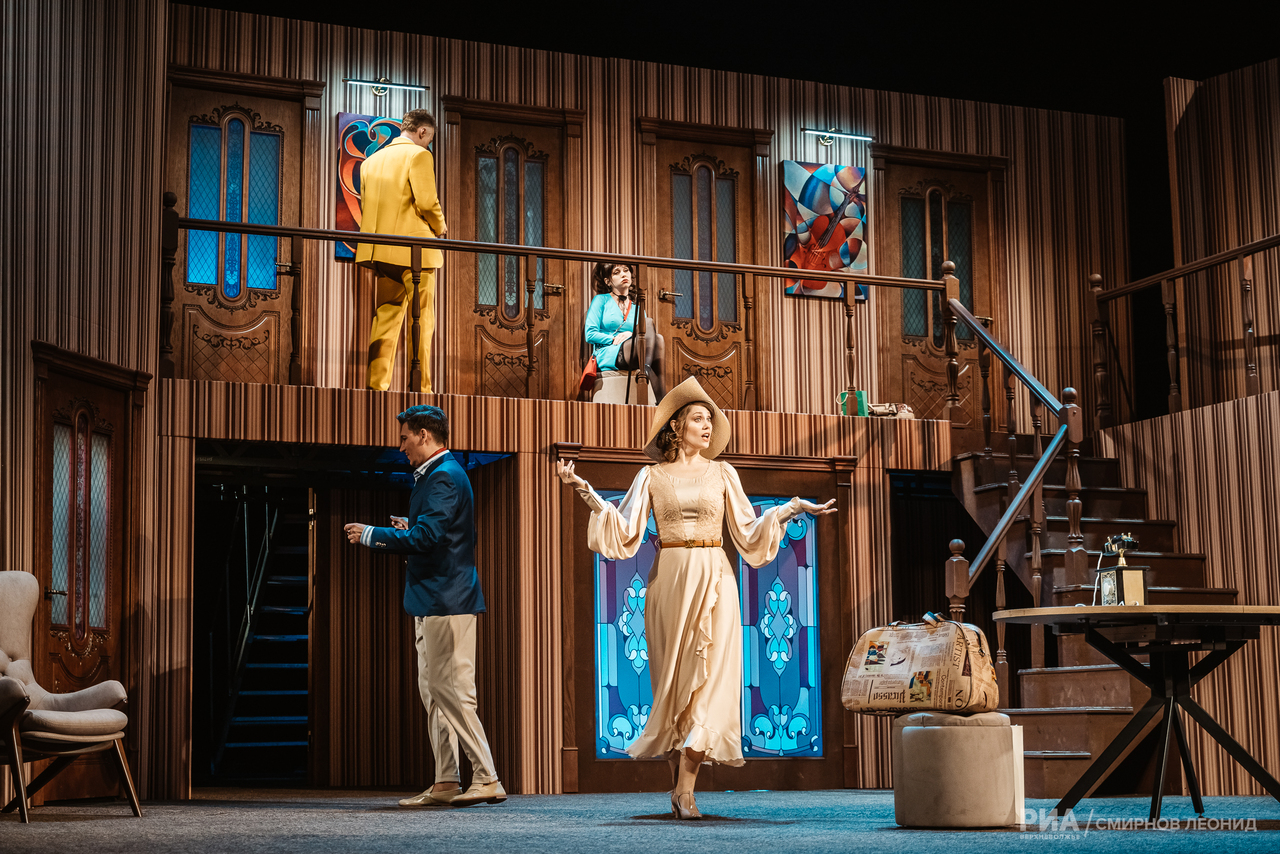 Дошумелись: В Тверском театре драмы раздели актеров для нового спектакля Дошумелись: В Тверском театре драмы раздели актеров для нового спектакля