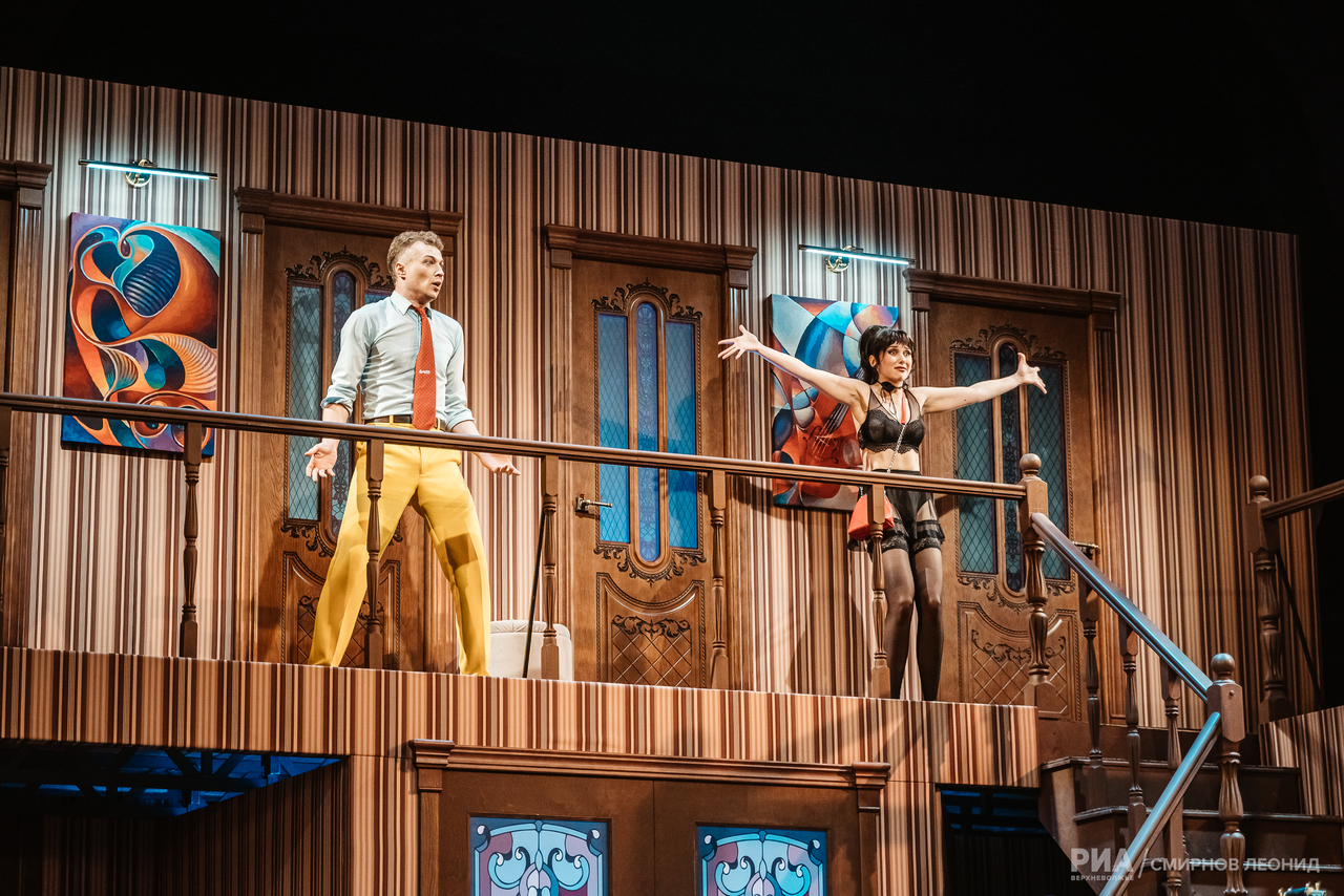 Дошумелись: В Тверском театре драмы раздели актеров для нового спектакля