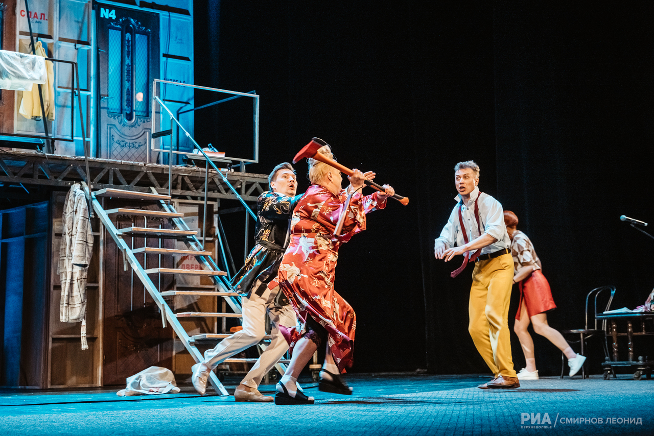 Дошумелись: В Тверском театре драмы раздели актеров для нового спектакля Дошумелись: В Тверском театре драмы раздели актеров для нового спектакля