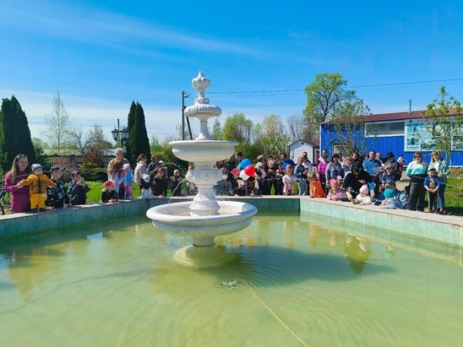 В поселке Оленино открыли сезон фонтанов