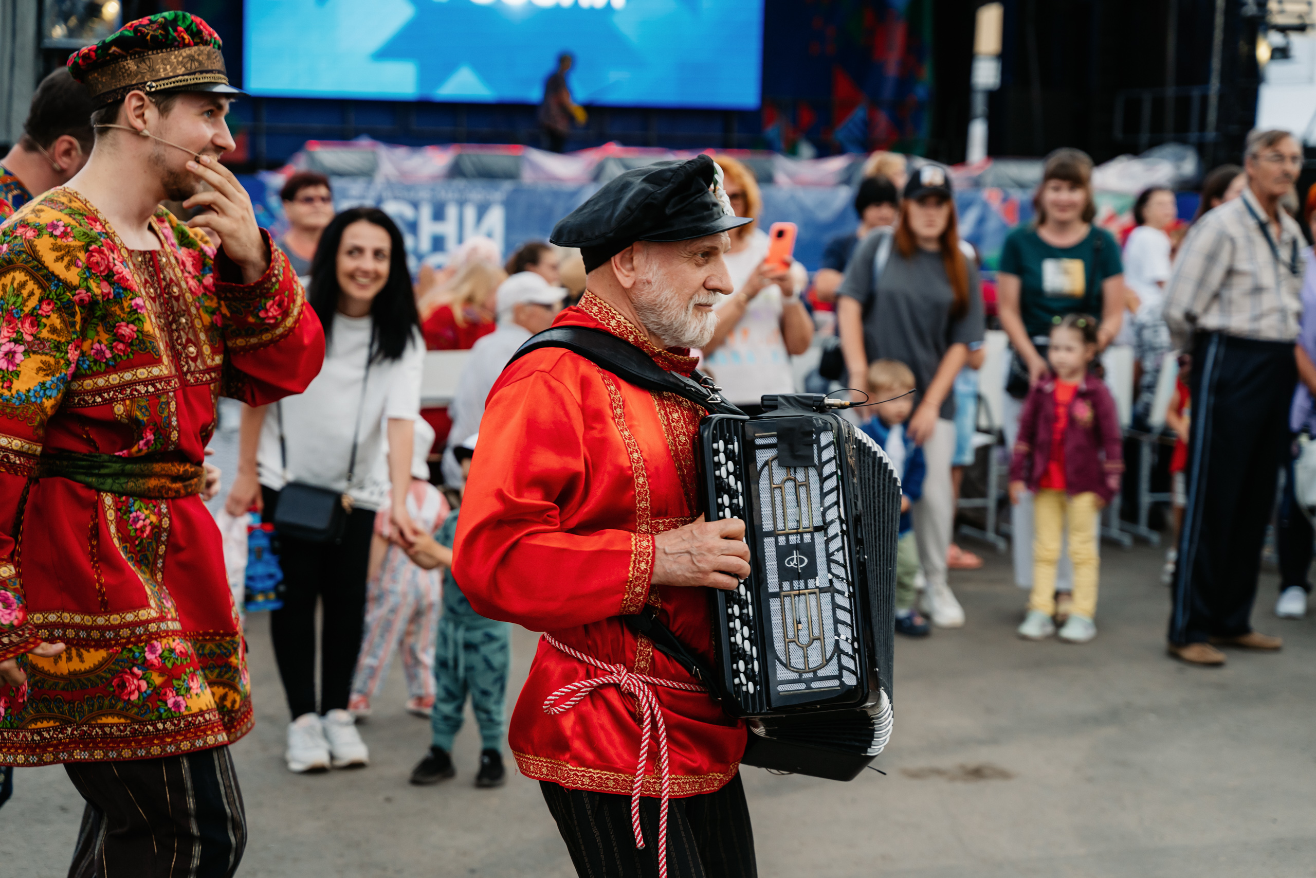Гуляй, Тверская область: Надежда Бабкина привезла масштабный фестиваль-марафон "Песни России"