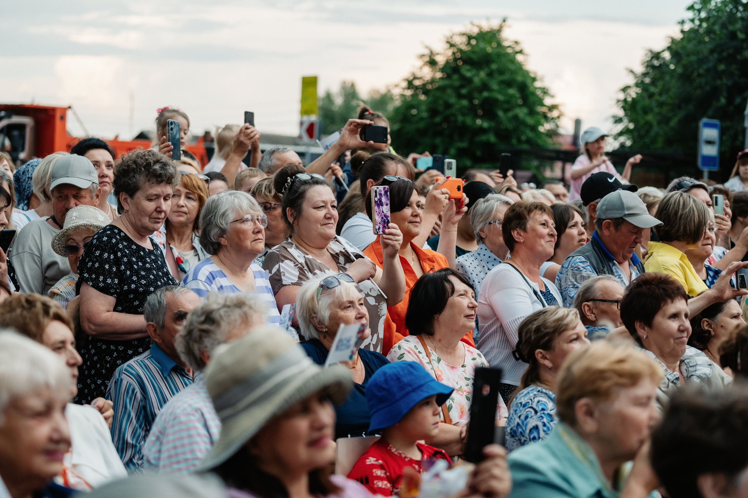 Гуляй, Тверская область: Надежда Бабкина привезла масштабный фестиваль-марафон "Песни России"