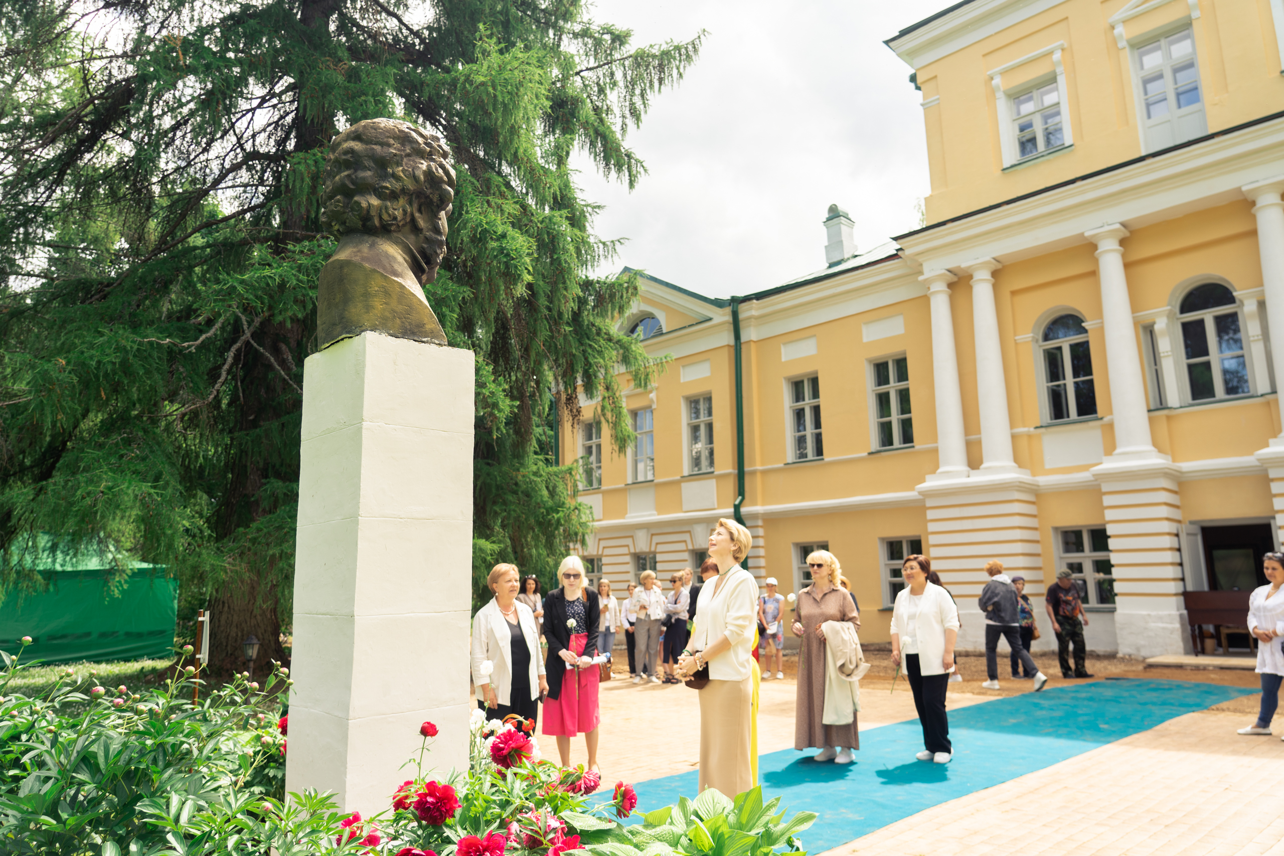С поэтическим размахом: в Берново отметили 225 лет со дня рождения великого Александра Пушкина