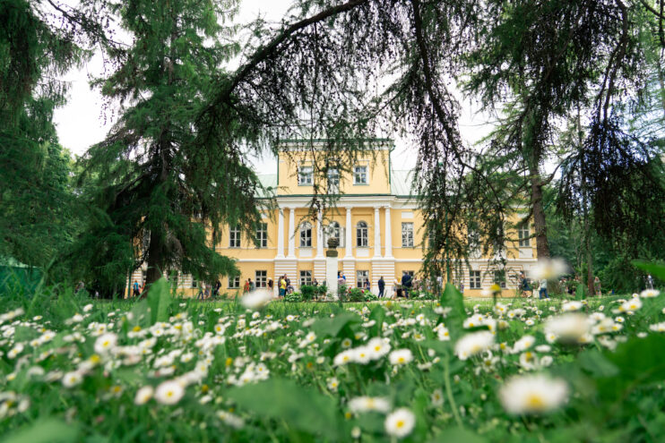 Тверскую область посетила рекордная автоэкспедиция «100 000 километров возможностей» Тверскую область посетила рекордная автоэкспедиция «100 000 километров возможностей»