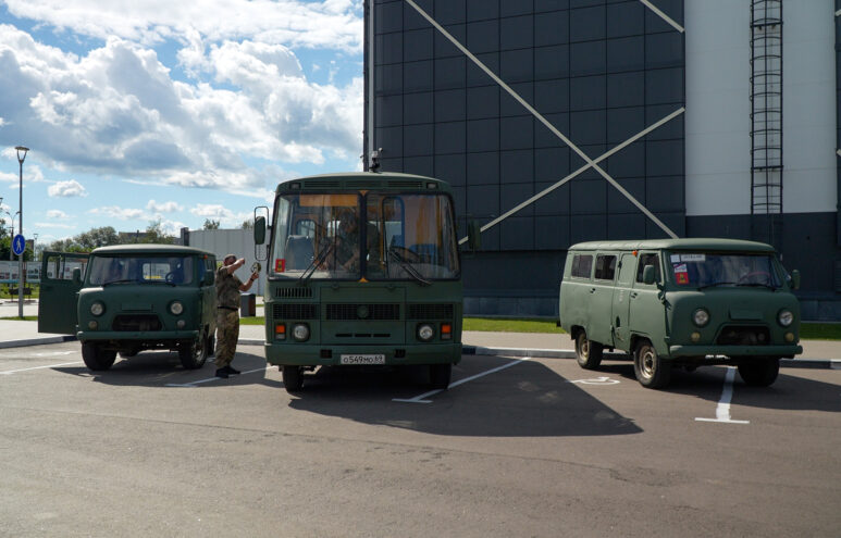 Тверская область отправила в зону СВО три автомобиля с посылками для бойцов Тверская область отправила в зону СВО три автомобиля с посылками для бойцов