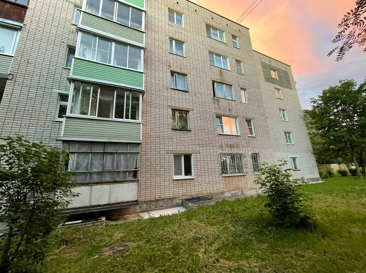 В Тверской области из окна жилого дома выпал полуторагодовалый ребёнок В Тверской области из окна жилого дома выпал полуторагодовалый ребёнок