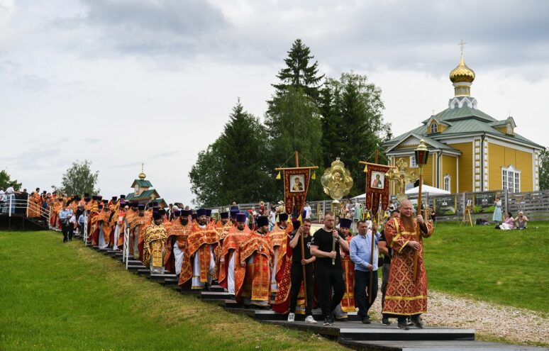 На истоке Волги в Тверской области стартовал XXV Большой Волжский Крестный ход