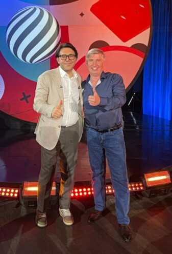 Житель Тверской области спел песню в программе Андрея Малахова