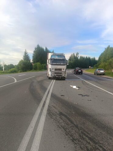 В Тверской области водитель не уступил дорогу и погиб В Тверской области водитель не уступил дорогу и погиб