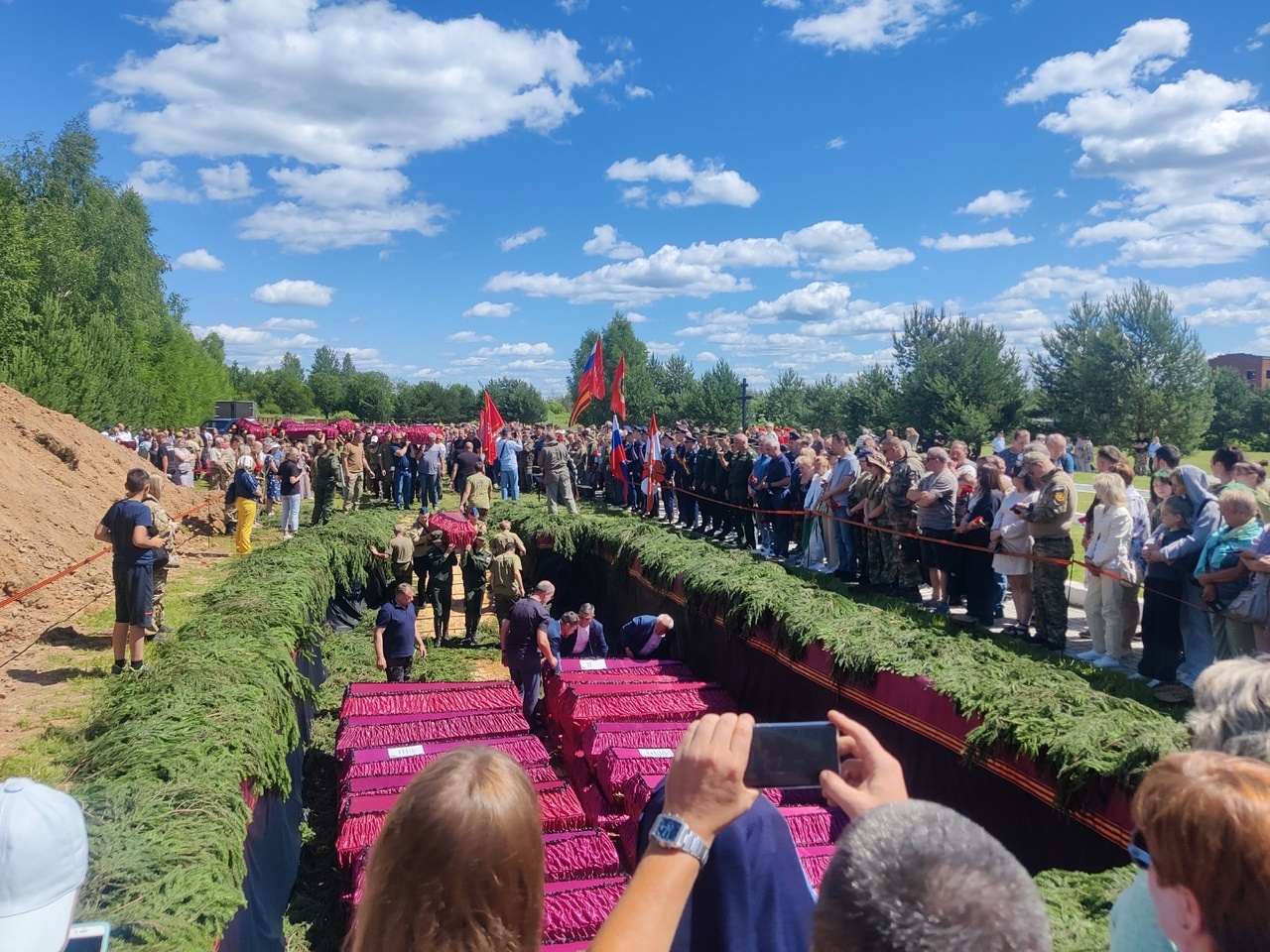 На Красноармейском мемориальном кладбище города Ржева состоялось прощание с бойцами Красной армии На Красноармейском мемориальном кладбище города Ржева состоялось прощание с бойцами Красной армии
