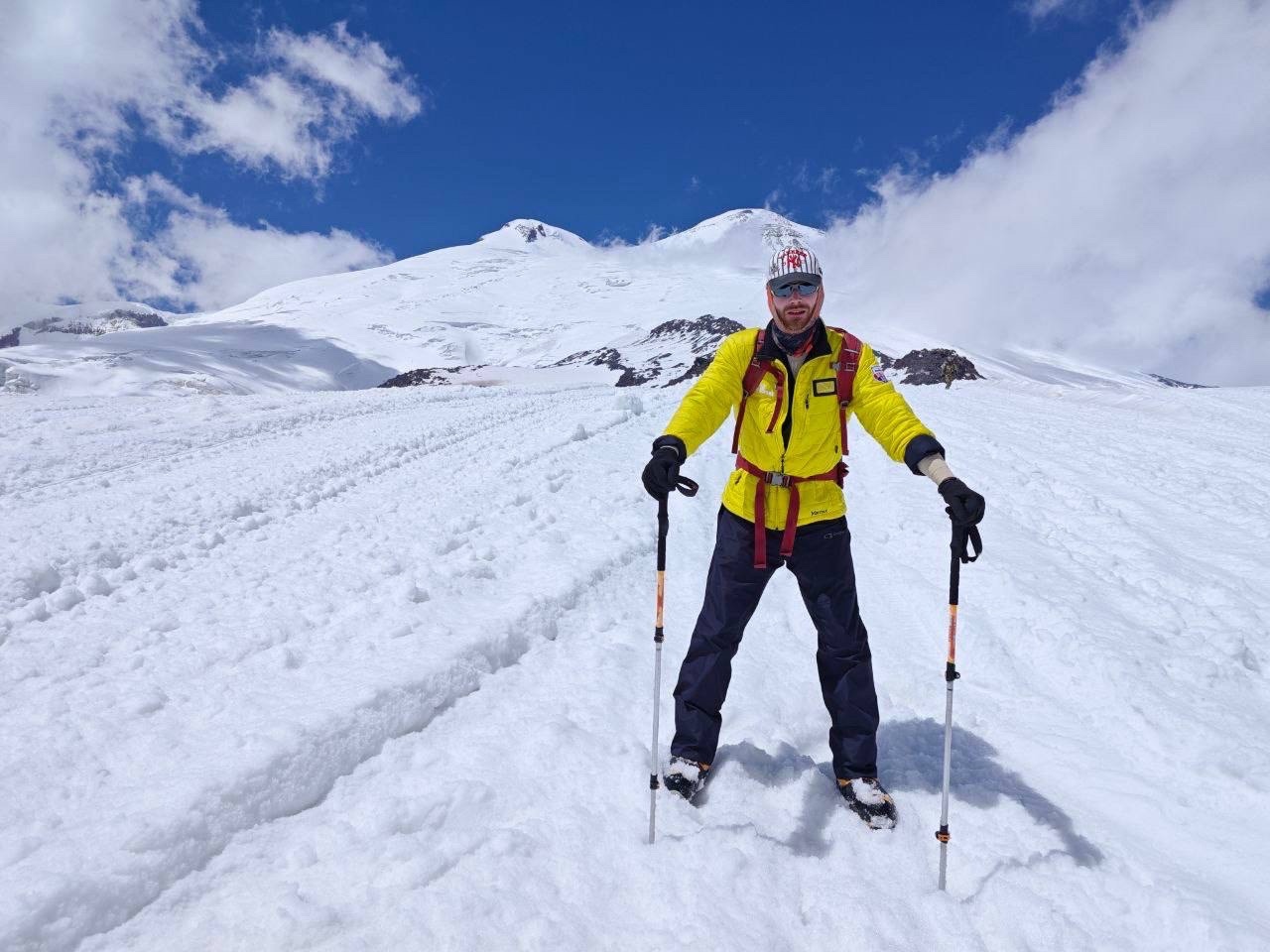 Житель Твери совершил восхождение на самую высокую гору Европы