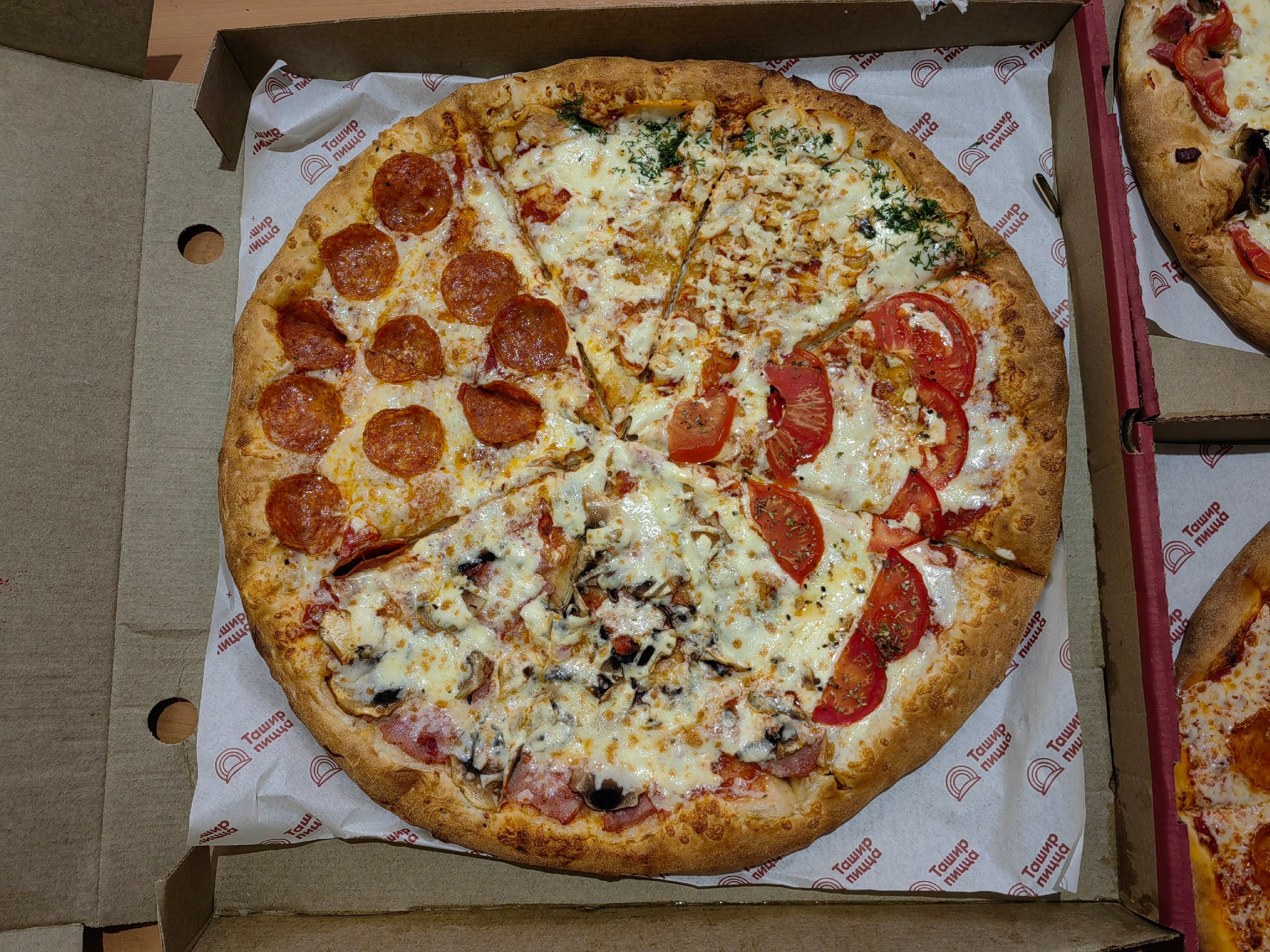 Поели за вас: Свежие помидоры и забавный «сюрприз» от «Ташир пицца»