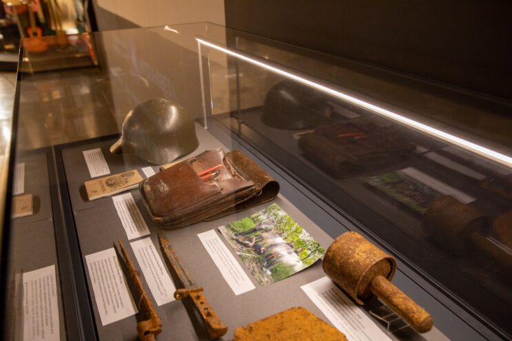 Найденные на местах боев в Тверской области вещи представлены на выставке в Музее Победы Найденные на местах боев в Тверской области вещи представлены на выставке в Музее Победы