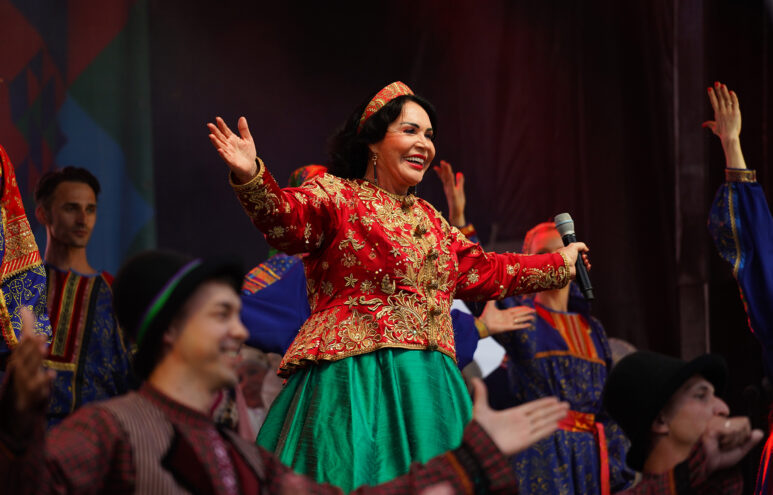 В Тургиново состоялся первый концерт Всероссийского фестиваля-марафона «Песни России» Надежды Бабкиной В Тургиново состоялся первый концерт Всероссийского фестиваля-марафона «Песни России» Надежды Бабкиной