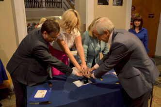 В Тверском ТЮЗе прошла торжественная церемония специального гашения марки В Тверском ТЮЗе прошла торжественная церемония специального гашения марки