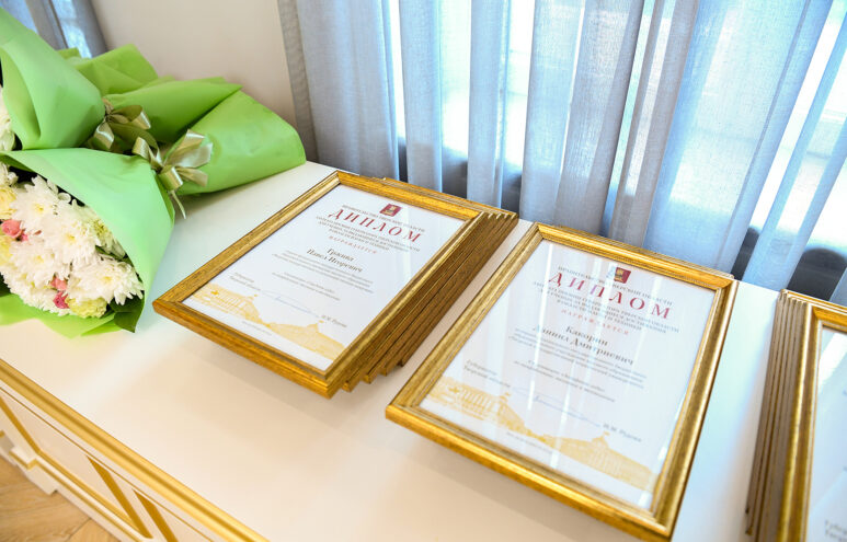 Игорь Руденя вручил учёным Тверской области премии за выдающиеся достижения в науке и технике Игорь Руденя вручил учёным Тверской области премии за выдающиеся достижения в науке и технике