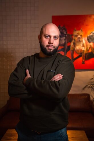 Житель Тверской области спел для Юлии Савичевой в шоу на федеральном канале