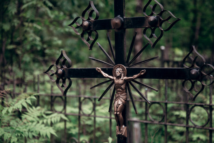 Памятник на могилу: советы по выбору материала, формы и текста для достойного увековечения памяти усопшего Памятник на могилу: советы по выбору материала, формы и текста для достойного увековечения памяти усопшего