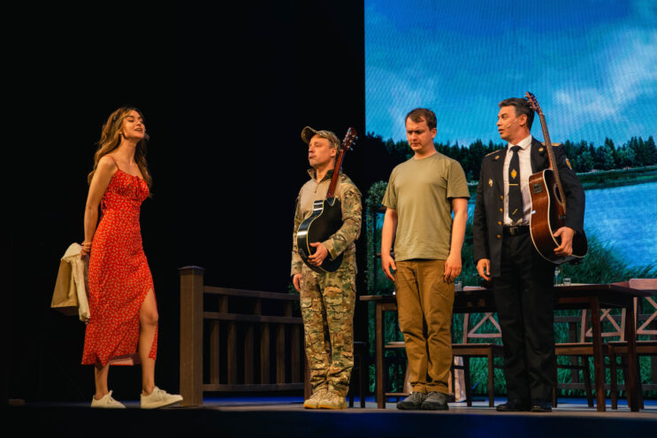 Люди А: Сложный выбор в семье военного на сцене ДК Пролетарка Люди А: Сложный выбор в семье военного на сцене ДК Пролетарка