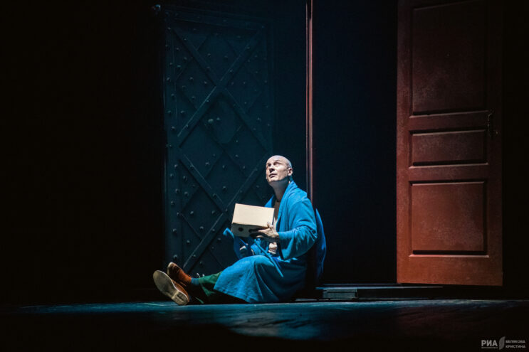 Уже не Маленький принц: В Тверском ТЮЗе герой отправился на поиски своего внутреннего ребенка