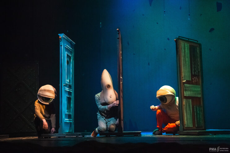 Уже не Маленький принц: В Тверском ТЮЗе герой отправился на поиски своего внутреннего ребенка