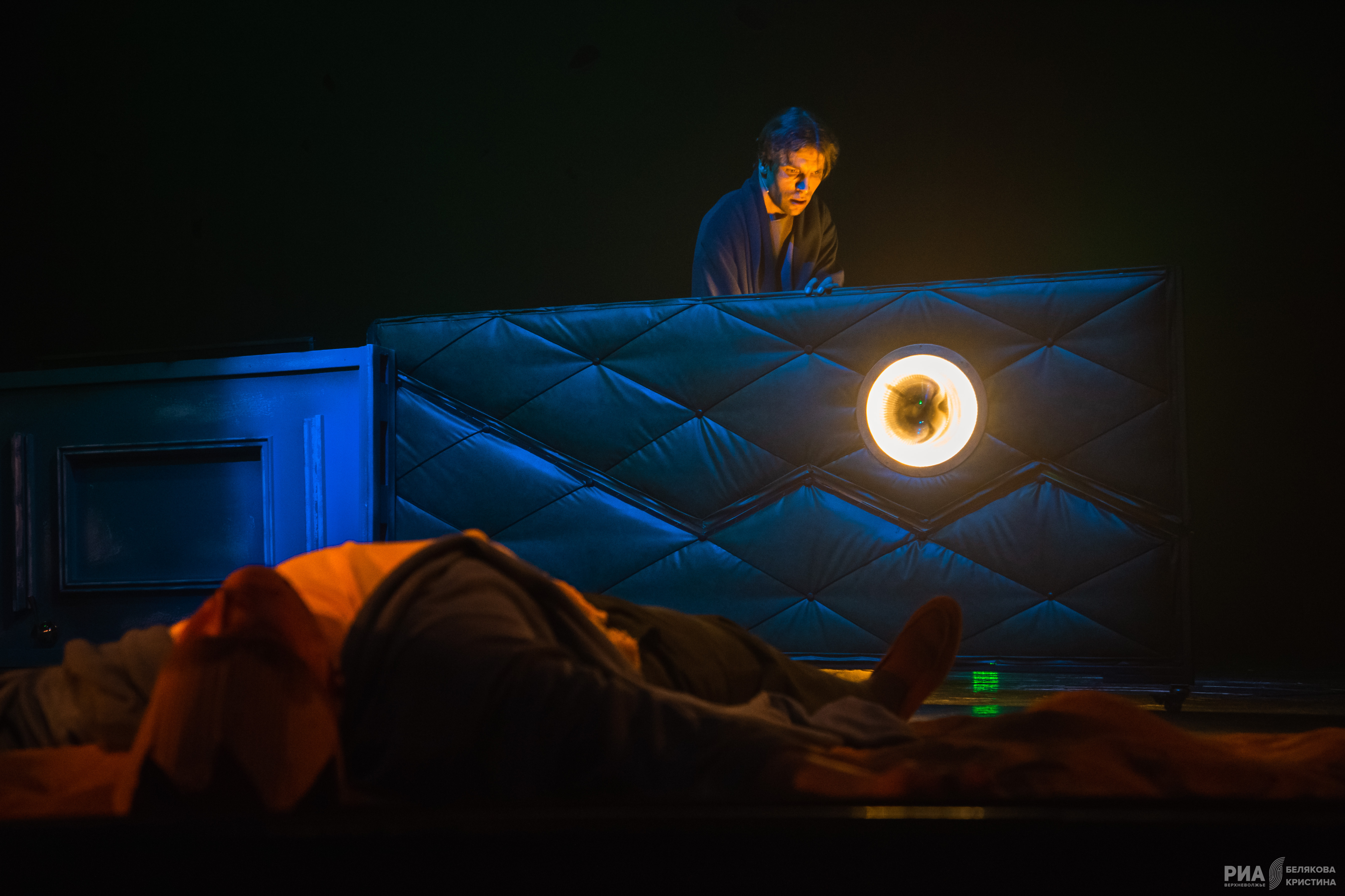 Уже не Маленький принц: В Тверском ТЮЗе герой отправился на поиски своего внутреннего ребенка