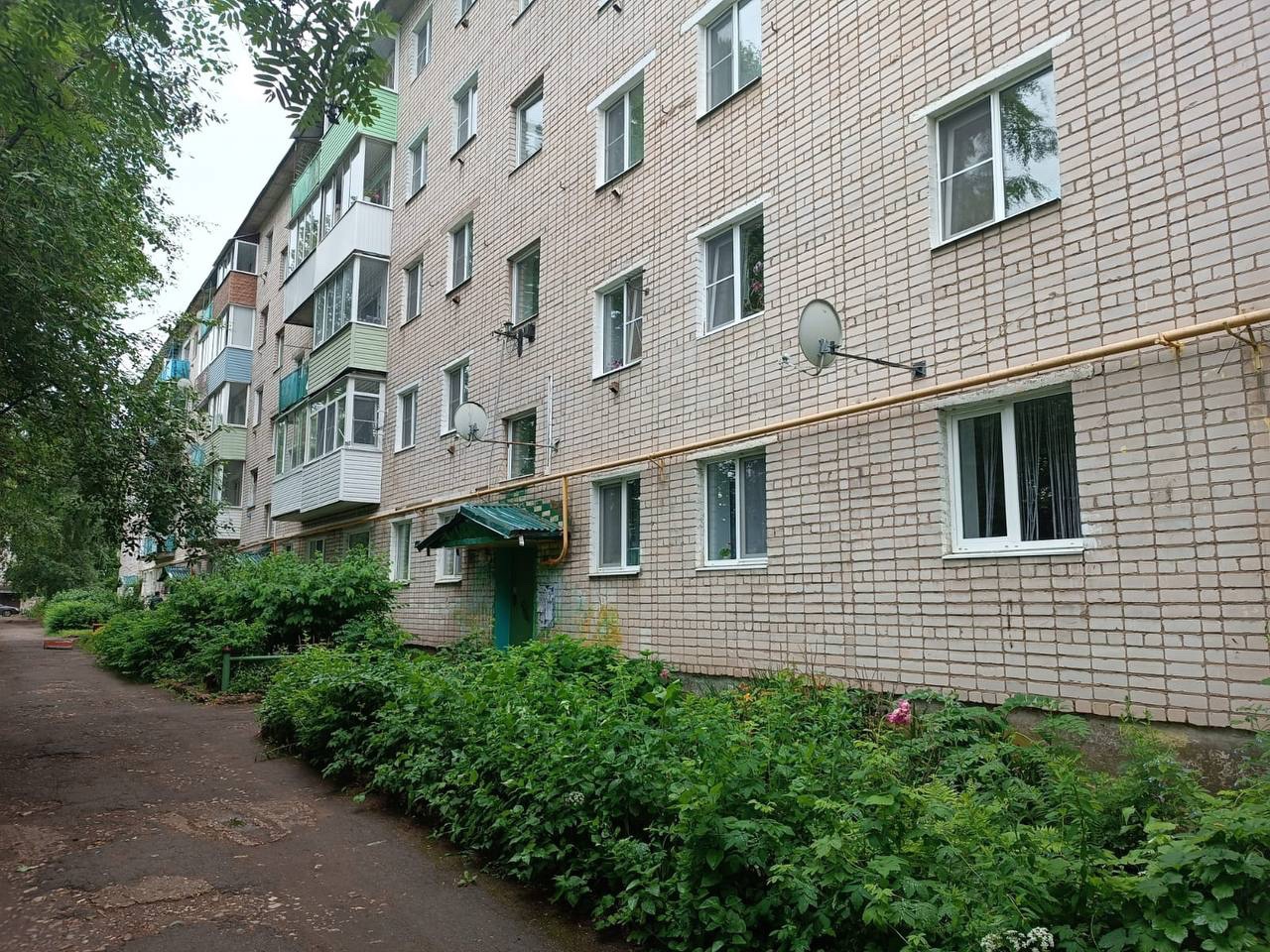 В Вышнем Волочке из окна выпал 3-летний ребенок В Вышнем Волочке из окна выпал 3-летний ребенок