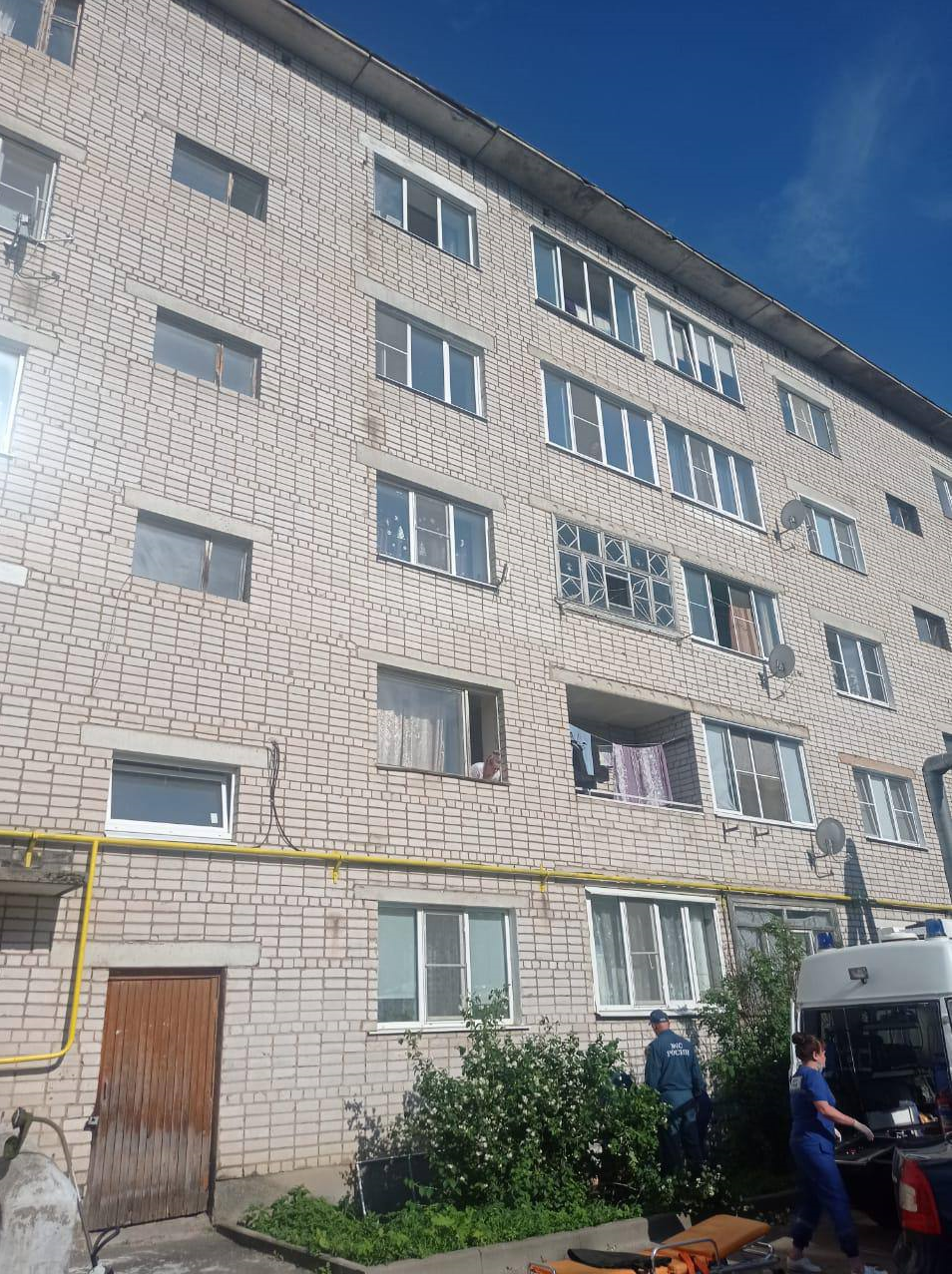 В Тверской области ребёнок выпал из окна 5-го этажа