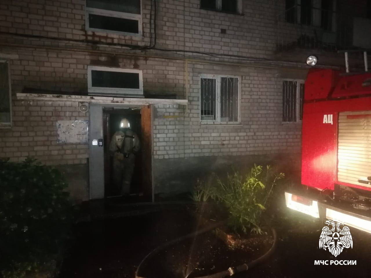 В Тверской области пожарные нашли погибшего в сгоревшей квартире