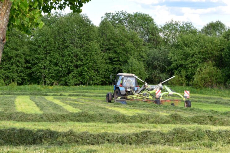 Хозяйства Тверской области приступили к заготовке кормов Хозяйства Тверской области приступили к заготовке кормов