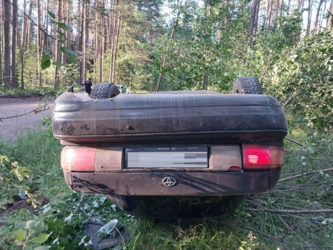В Тверской области погиб пассажир съехавшей в кювет иномарки