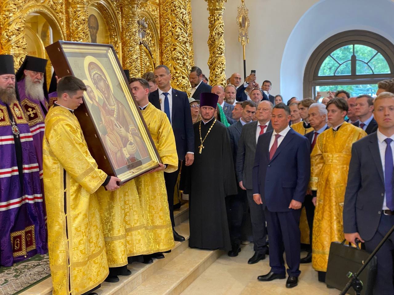 Эксклюзив от РИА Верхневолжье: Что осталось за кадром во время освящения Спасо-Преображенского собора Эксклюзив от РИА Верхневолжье: Что осталось за кадром во время освящения Спасо-Преображенского собора