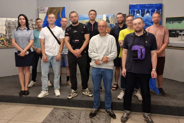 В Тверской области осужденных перевоспитывают живописью В Тверской области осужденных перевоспитывают живописью