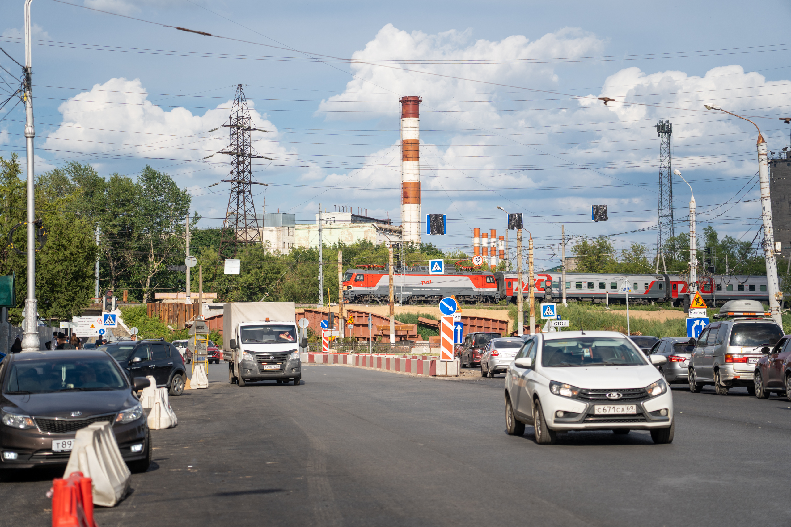 От Западного моста до реконструкции земского училища: Фоторепортаж крупных Тверских строек От Западного моста до реконструкции земского училища: Фоторепортаж крупных Тверских строек
