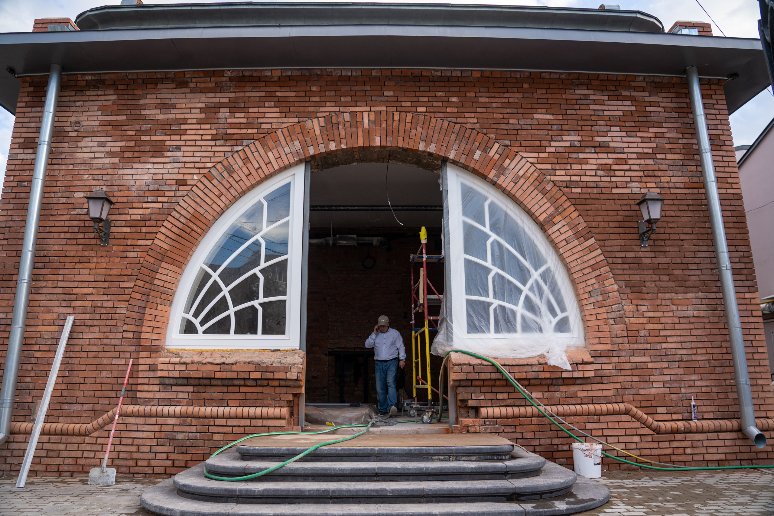 От Западного моста до реконструкции земского училища: Фоторепортаж крупных Тверских строек От Западного моста до реконструкции земского училища: Фоторепортаж крупных Тверских строек