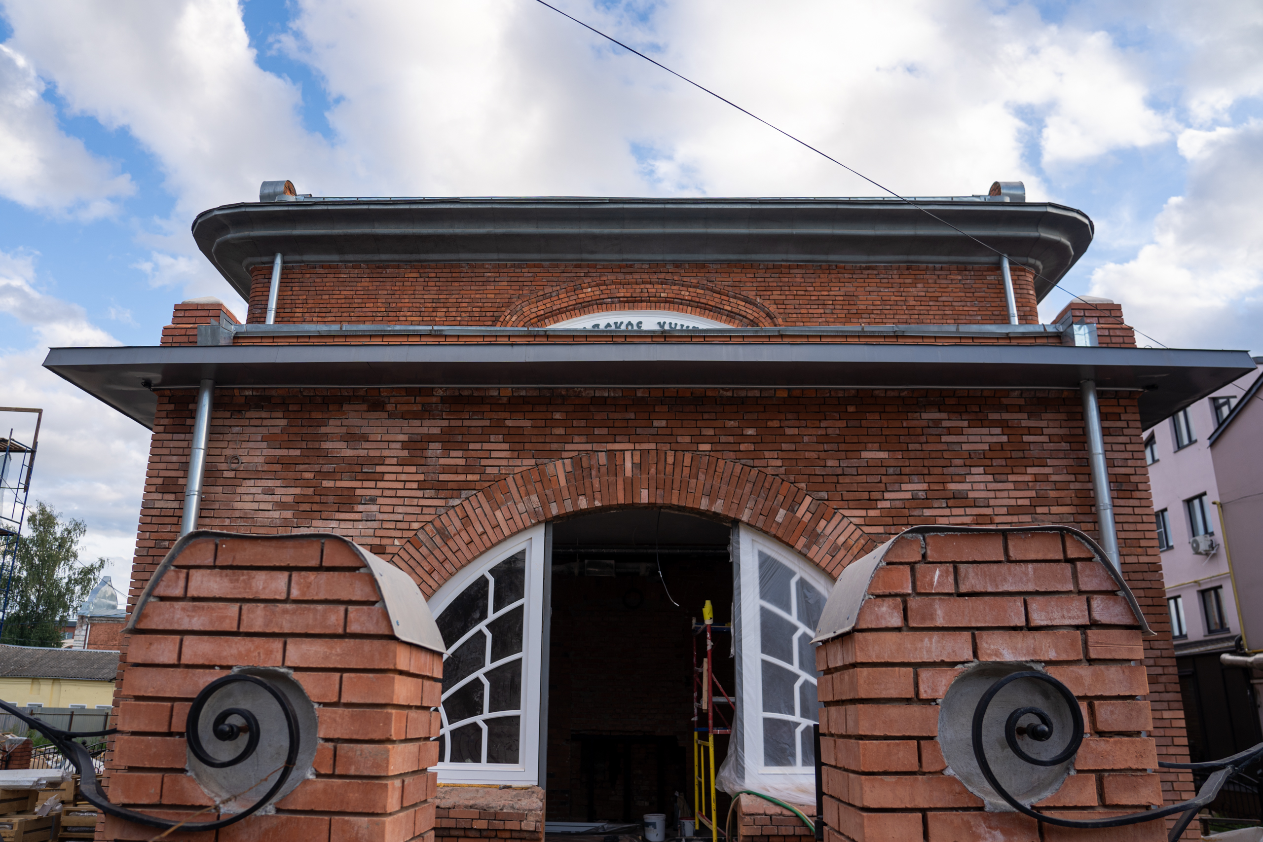 От Западного моста до реконструкции земского училища: Фоторепортаж крупных Тверских строек От Западного моста до реконструкции земского училища: Фоторепортаж крупных Тверских строек