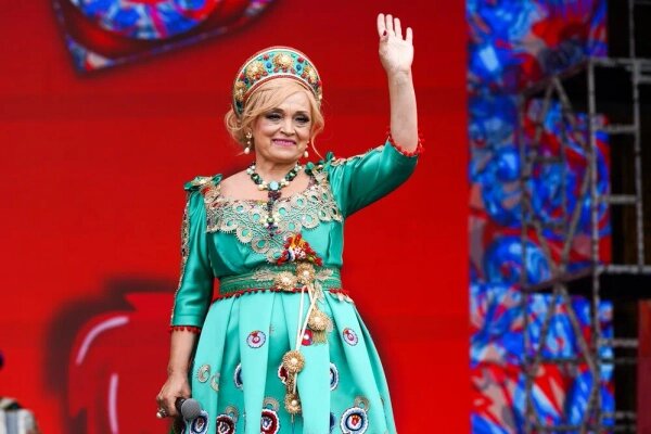 Хирург озвучил стоимость "нового лица" Надежды Кадышевой Хирург озвучил стоимость "нового лица" Надежды Кадышевой