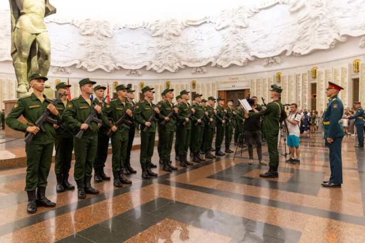 Новобранцы Преображенского полка из Тверской области приняли присягу в Музее Победы