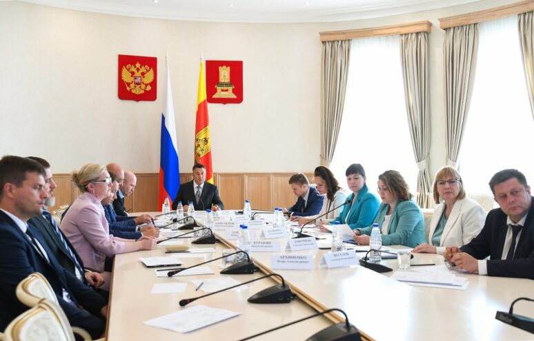 5300 первоклассников Тверской области получат бесплатные наборы школьных принадлежностей