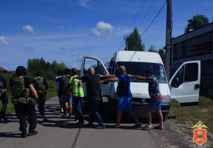 В Тверской области продолжают работу с нелегальными мигрантами Тверской области продолжают работу с нелегальными мигрантами