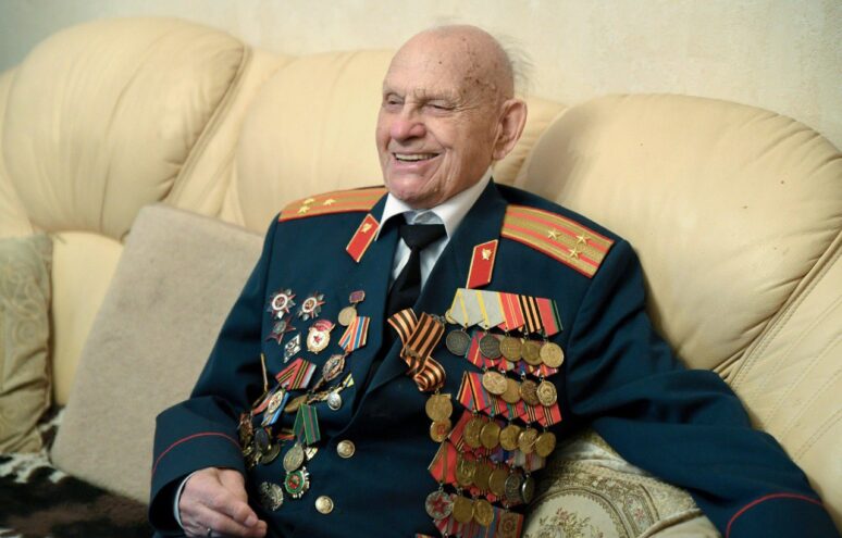 101 год исполнился участнику Великой Отечественной войны Спартаку Сычеву